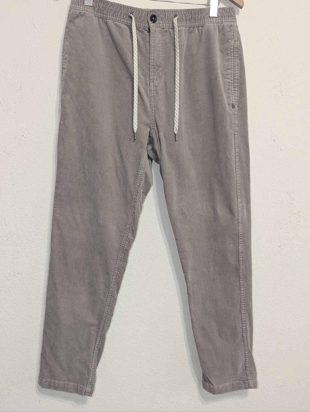 Vuori Optimist Pants Walnut Corduroy Drawstring Men’s Size Large Casual, Travel